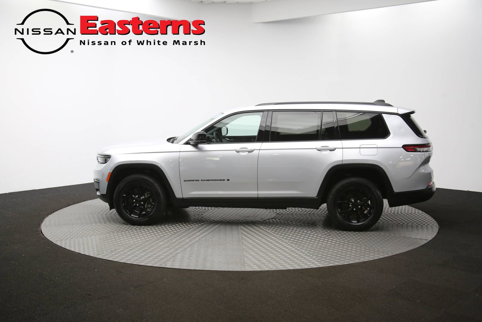 Used 2024 Jeep Grand Cherokee L Laredo image 79