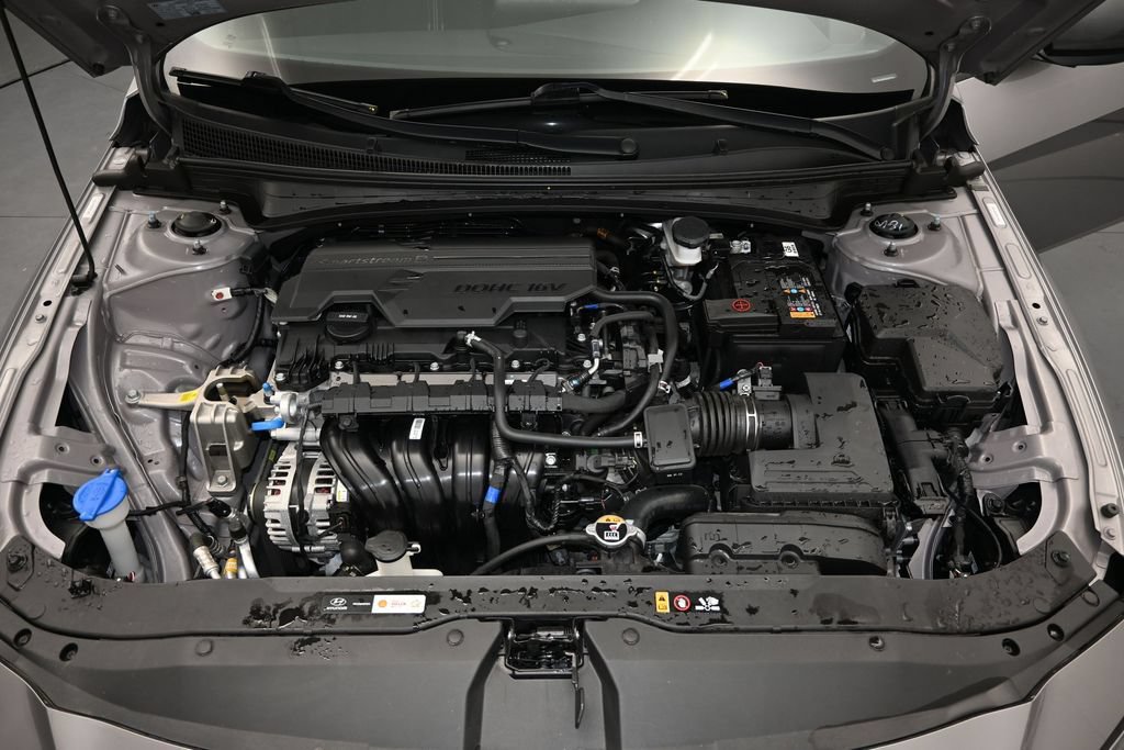Used 2025 Hyundai Elantra Sport FWD image 15