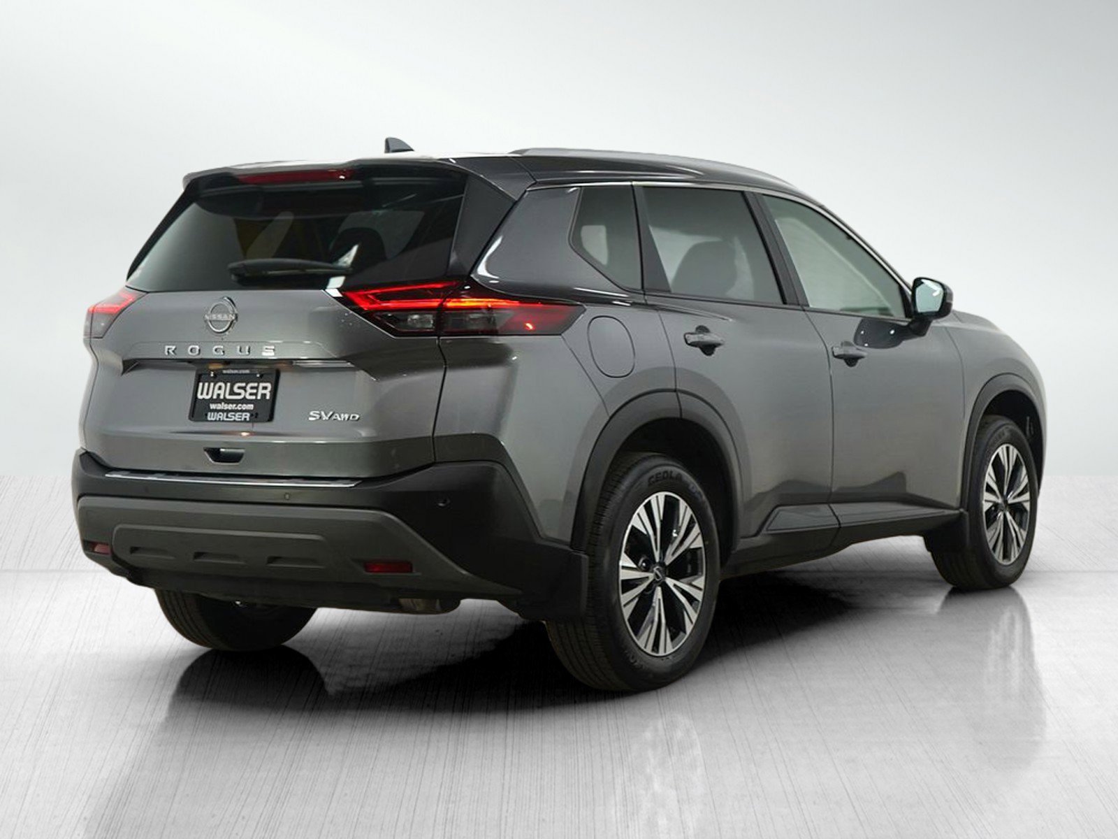 Used 2022 Nissan Rogue SV w/ SV Premium Package image 5