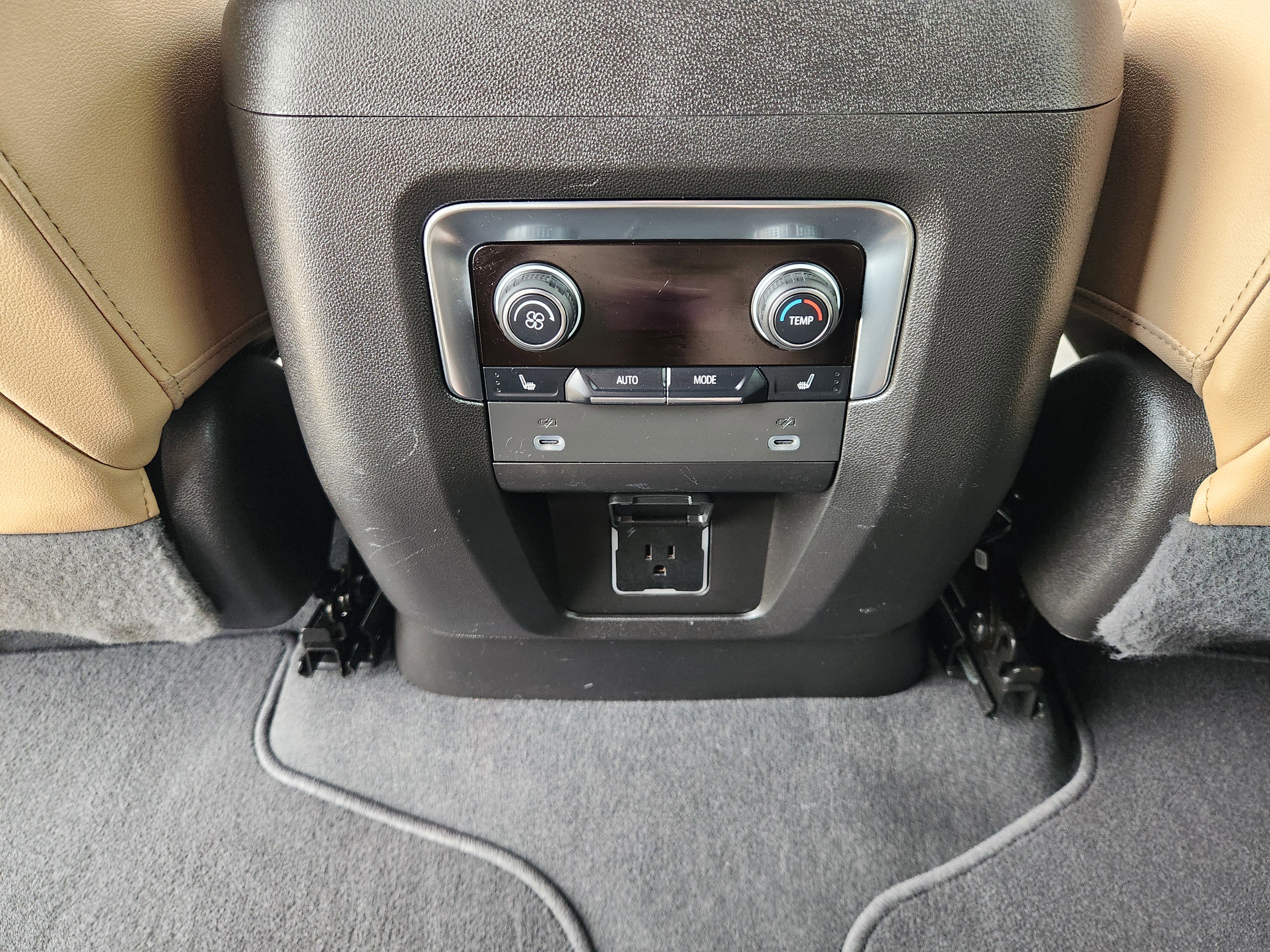 Used 2023 Chevrolet Tahoe Premier RWD image 33