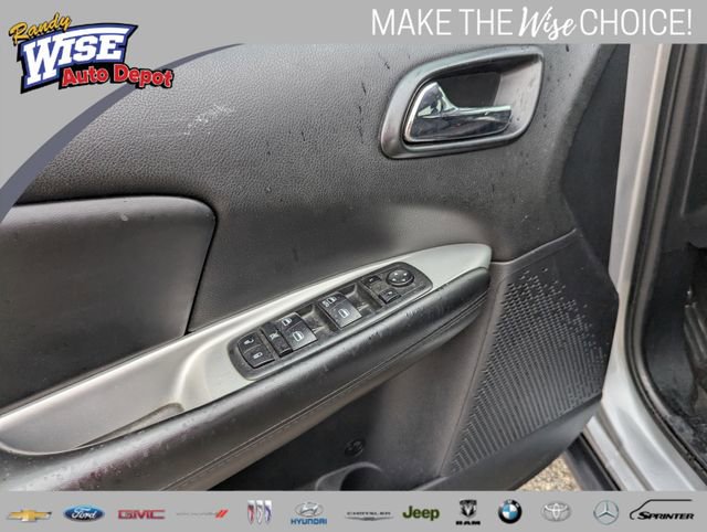 Used 2020 Dodge Journey SE w/ SE Popular Equipment Group FWD image 10