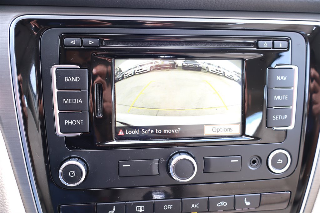 Used 2014 Volkswagen Passat TDI SE FWD image 27