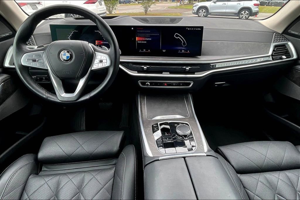 Used 2023 BMW X7 xDrive40i w/ Premium Package image 7