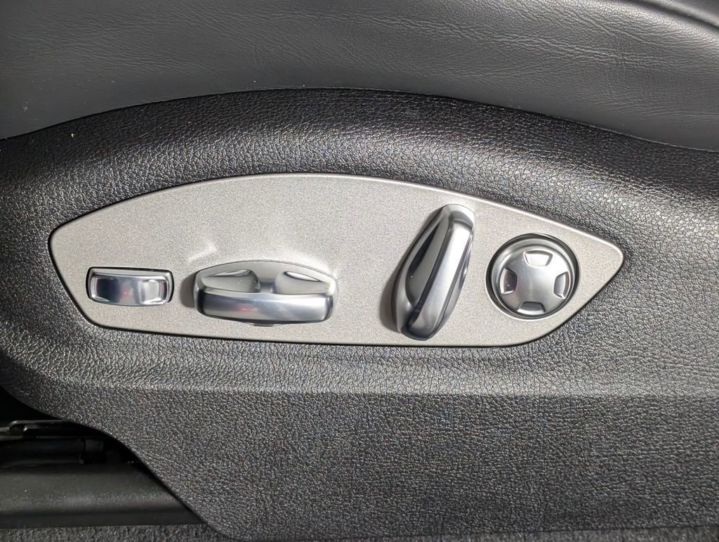 New 2026 Porsche Macan image 30