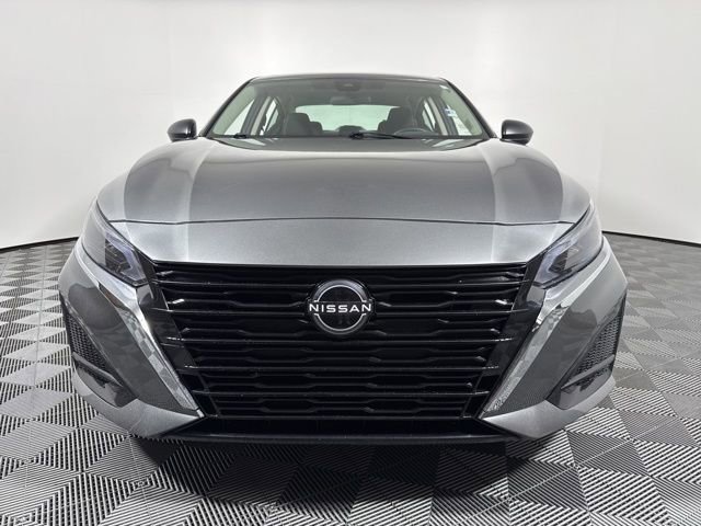 Used 2025 Nissan Altima 2.5 SV image 12