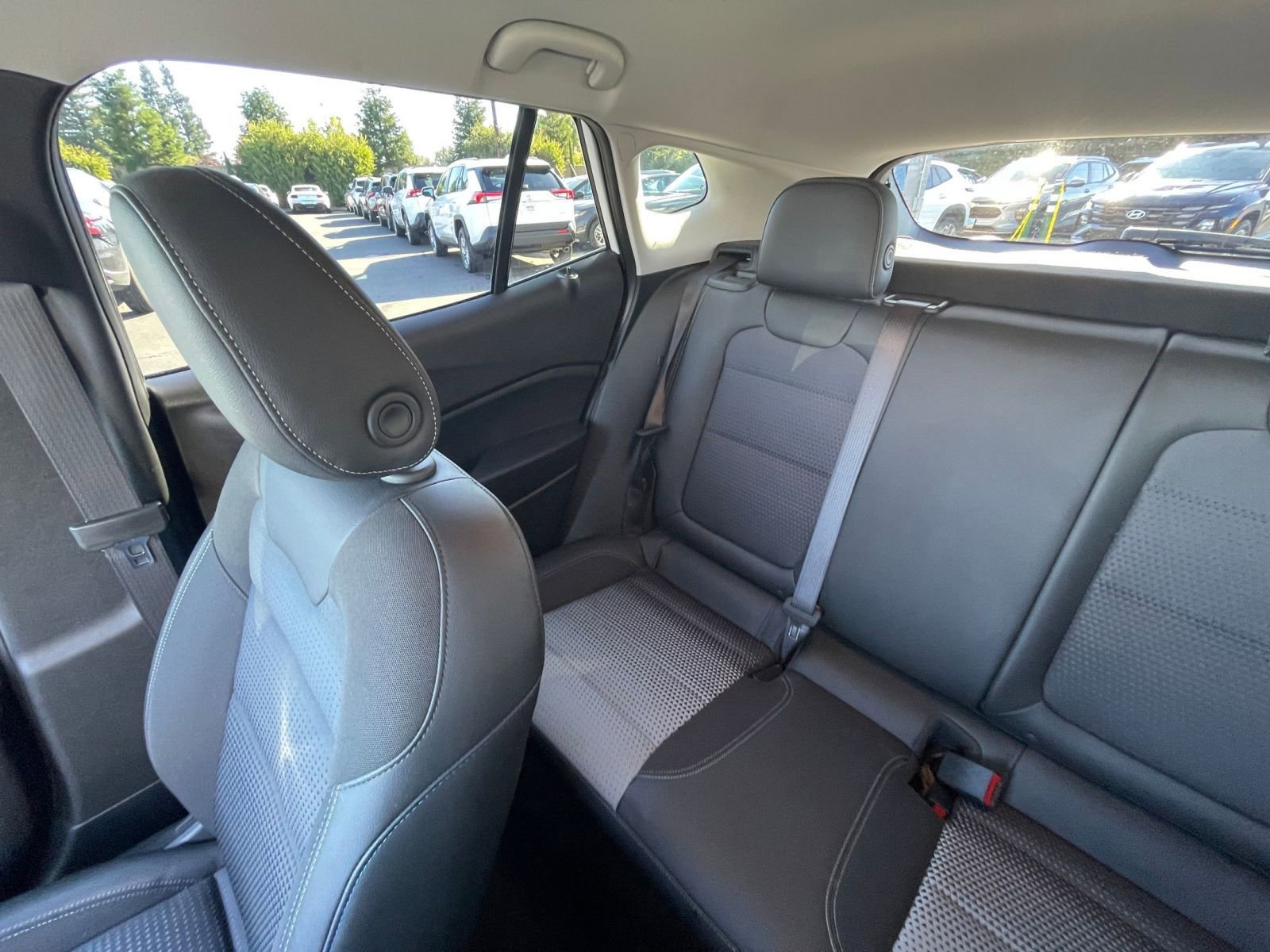 Used 2025 Chevrolet Trax LT image 38