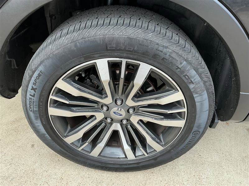 Used 2017 Ford Explorer Platinum image 24