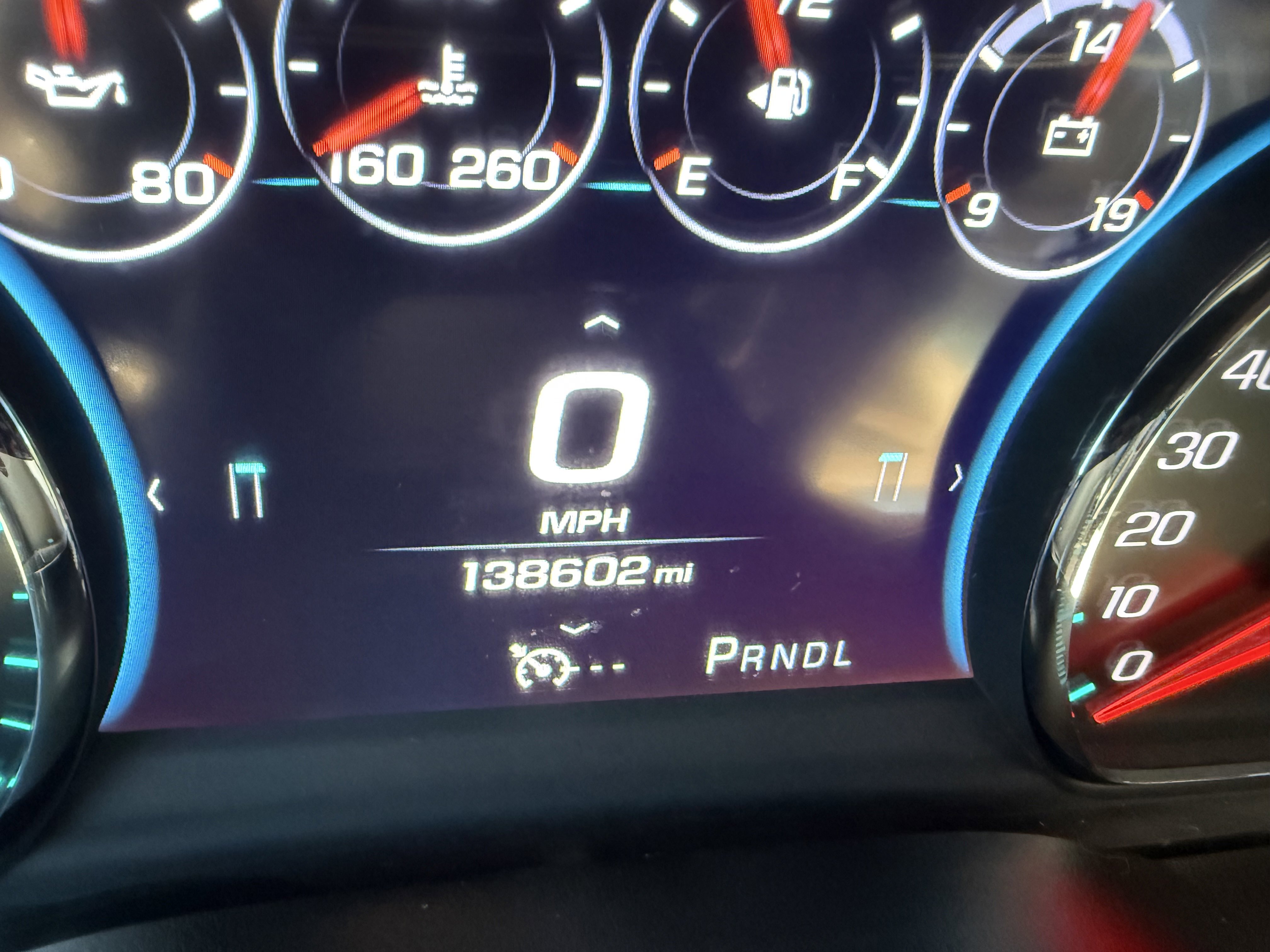 Used 2017 GMC Yukon SLT w/ Premium Edition image 9