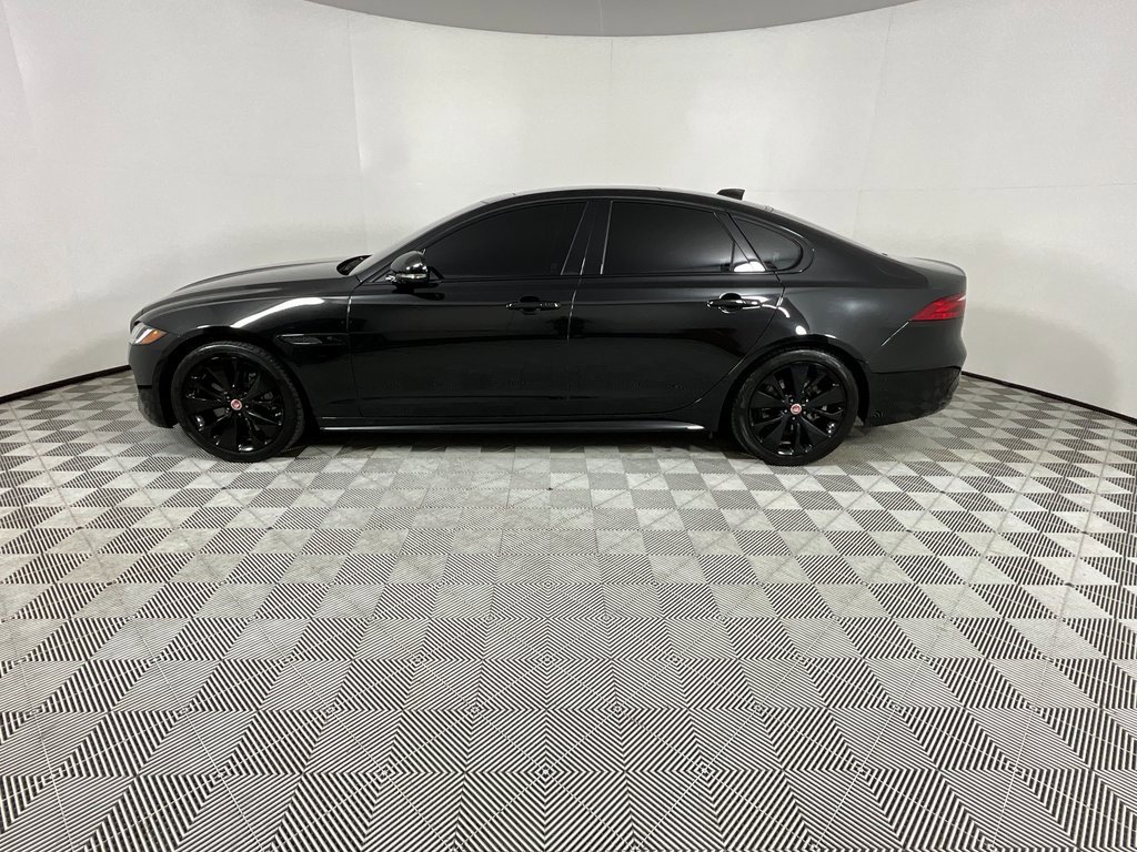 Used 2022 Jaguar XF R-Dynamic SE image 2