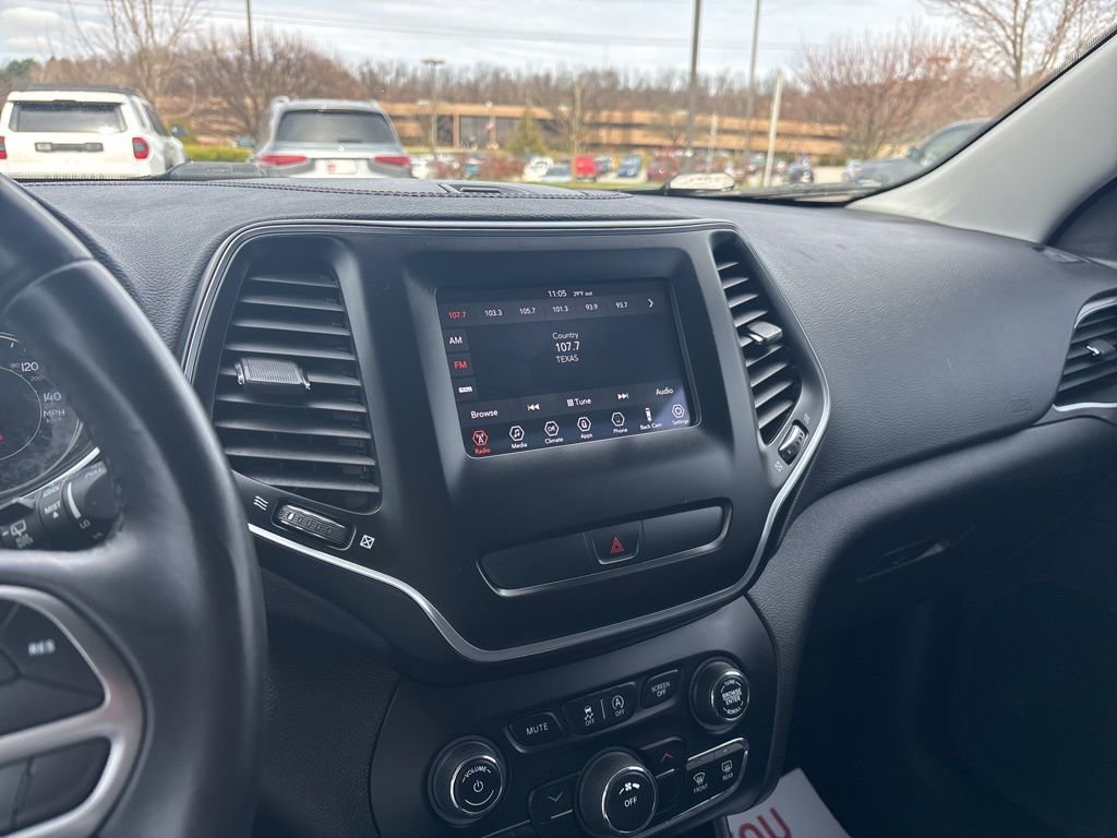 Used 2019 Jeep Cherokee Latitude Plus image 21