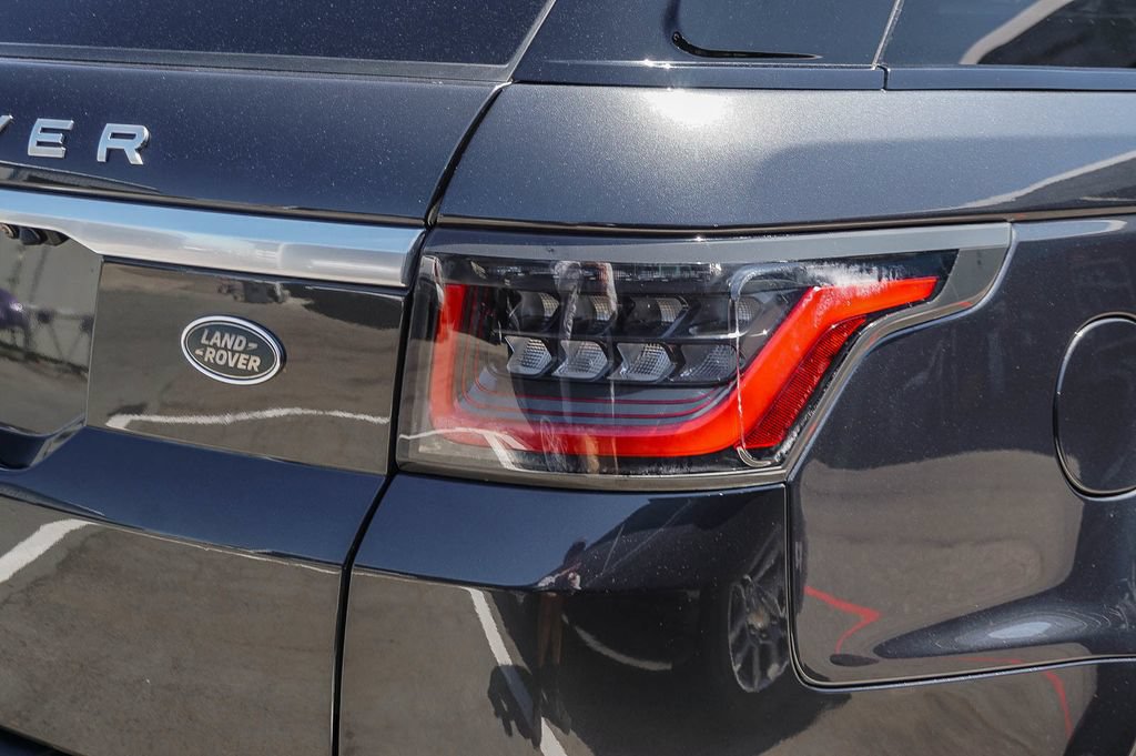 Used 2018 Land Rover Range Rover Sport HSE AWD/4WD image 7