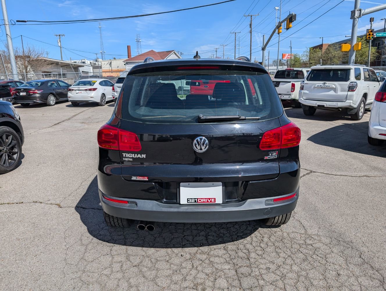 Used 2017 Volkswagen Tiguan Limited w/ Premium Package AWD/4WD image 7