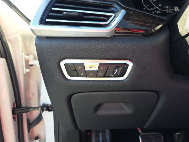 Used 2023 BMW X6 xDrive40i w/ Executive Package AWD/4WD image 17