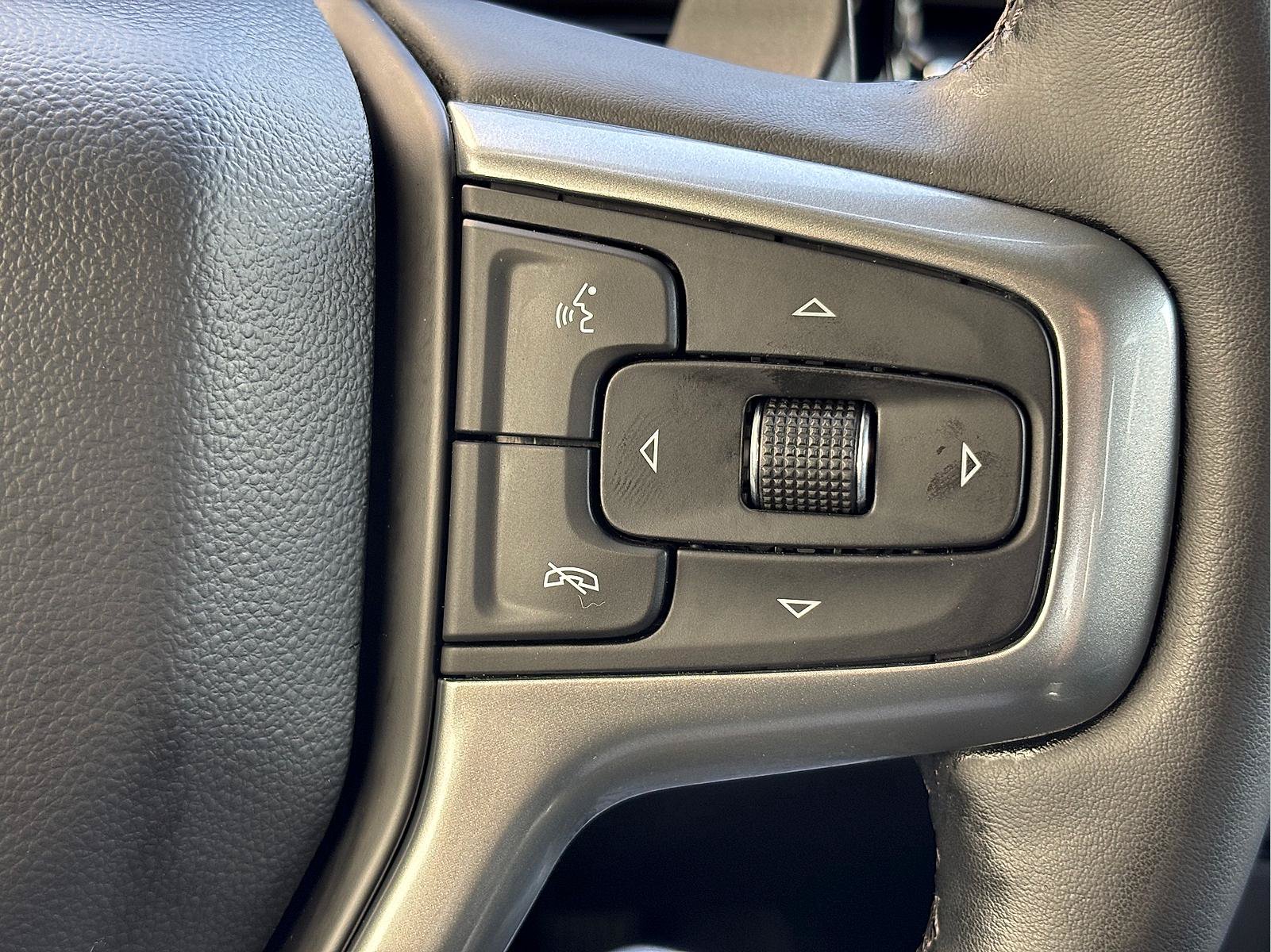 Used 2023 Chevrolet Silverado 1500 LTZ AWD/4WD image 36