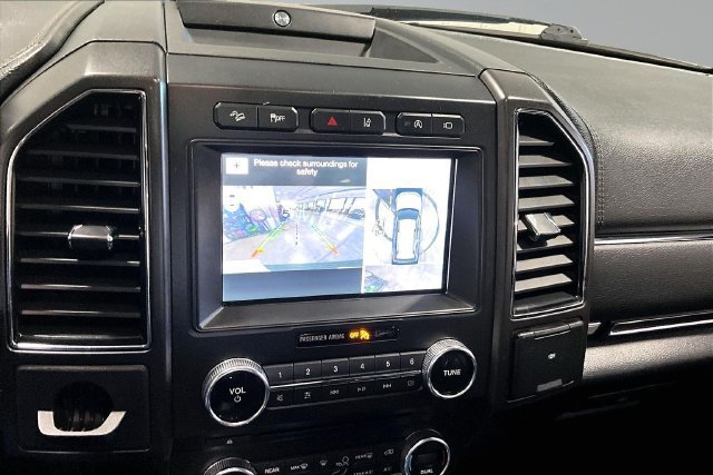 Used 2018 Ford Expedition Limited w/ Equipment Group 302A AWD/4WD image 14