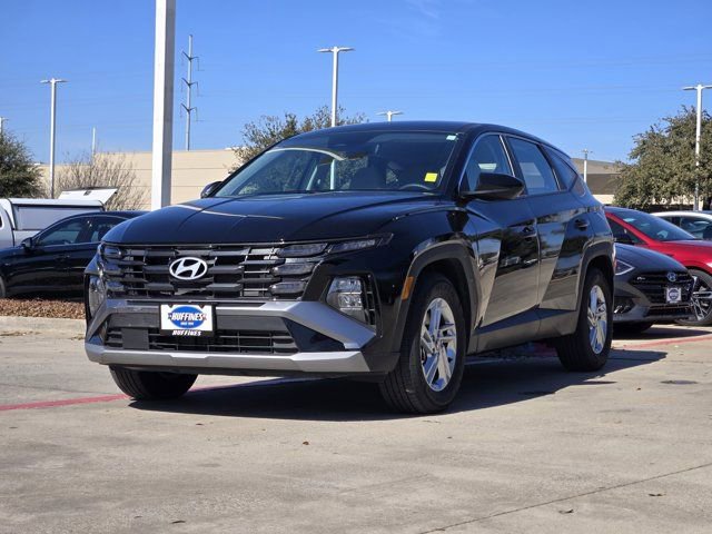 Certified 2025 Hyundai Tucson SE image 3