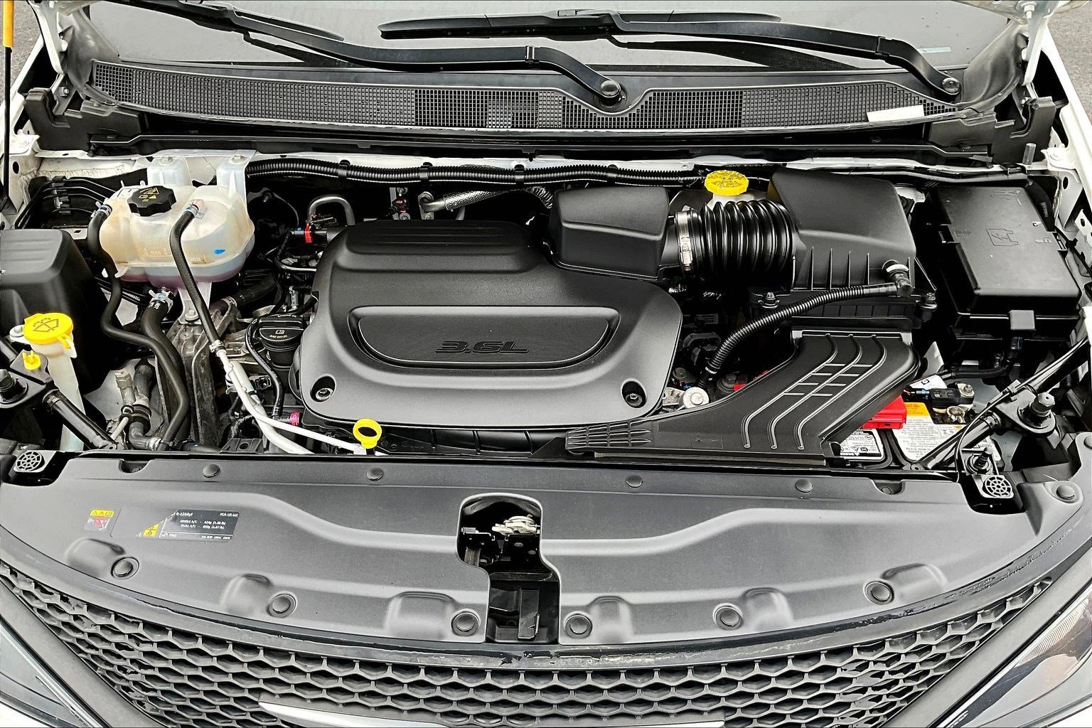 Used 2024 Chrysler Voyager LX image 31