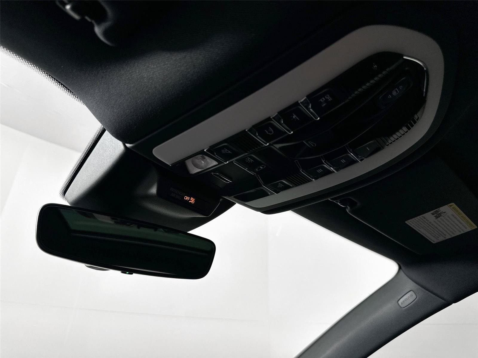 Certified 2026 Porsche Macan Turbo AWD/4WD image 25