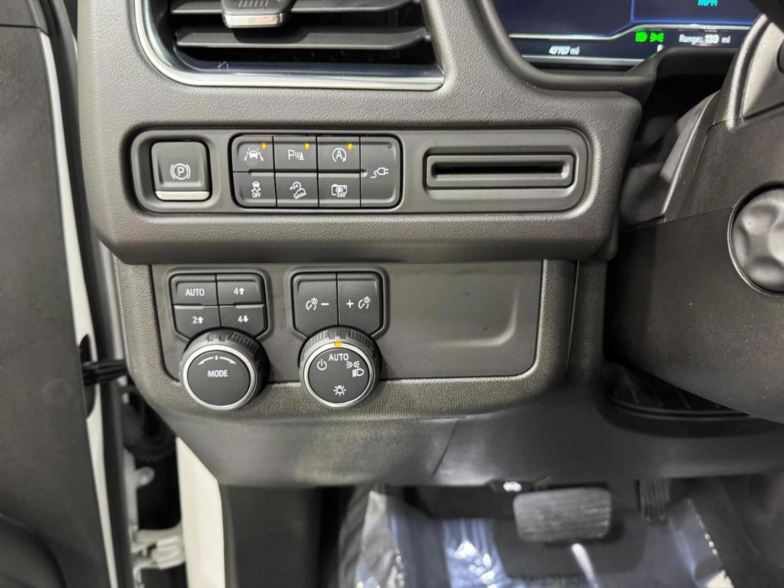 Used 2022 Chevrolet Tahoe Z71 w/ Luxury Package image 32