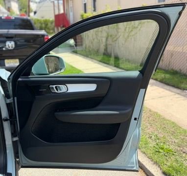 Used 2019 Volvo XC40 T5 Momentum AWD/4WD image 29