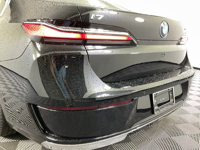 Used 2024 BMW i7 eDrive50 image 46