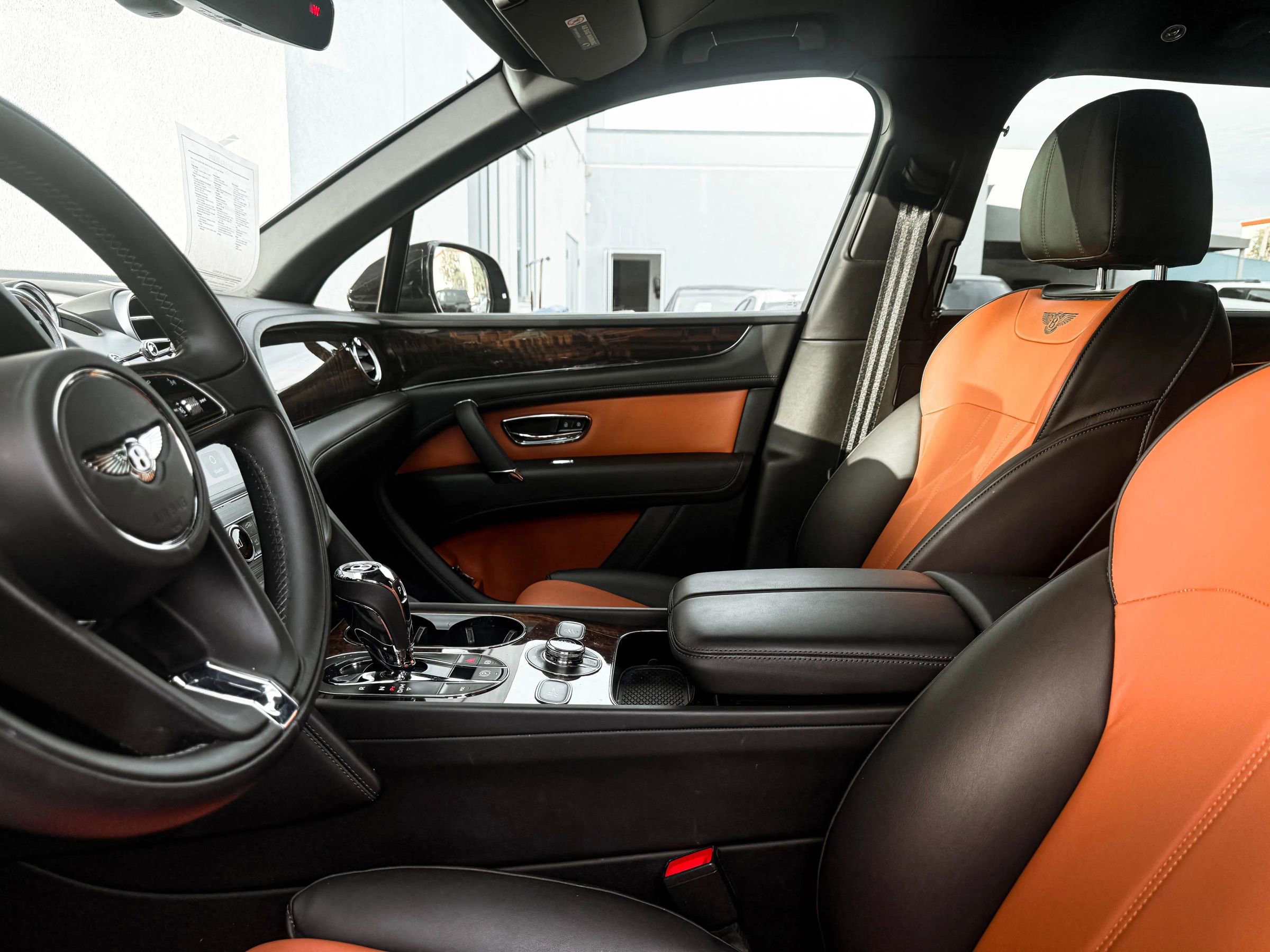 Used 2020 Bentley Bentayga image 17
