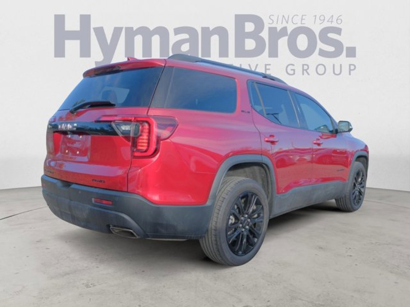 Used 2022 GMC Acadia SLE w/ Driver Convenience Package image 3