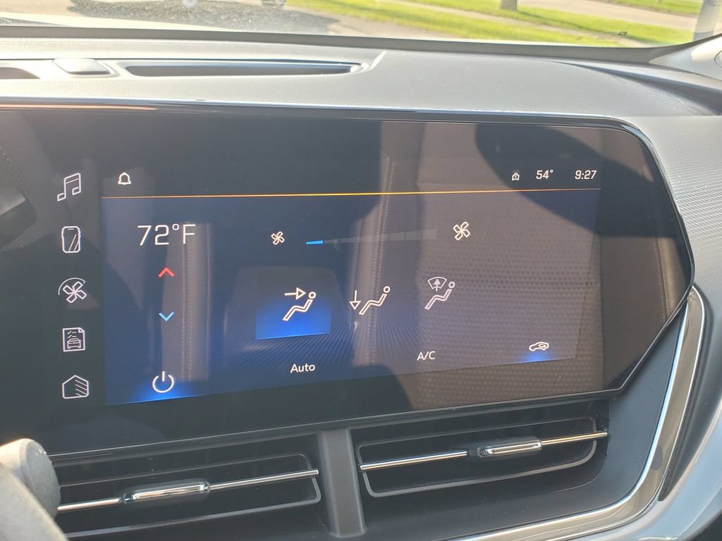 Certified 2024 Chevrolet Trax LT FWD image 19
