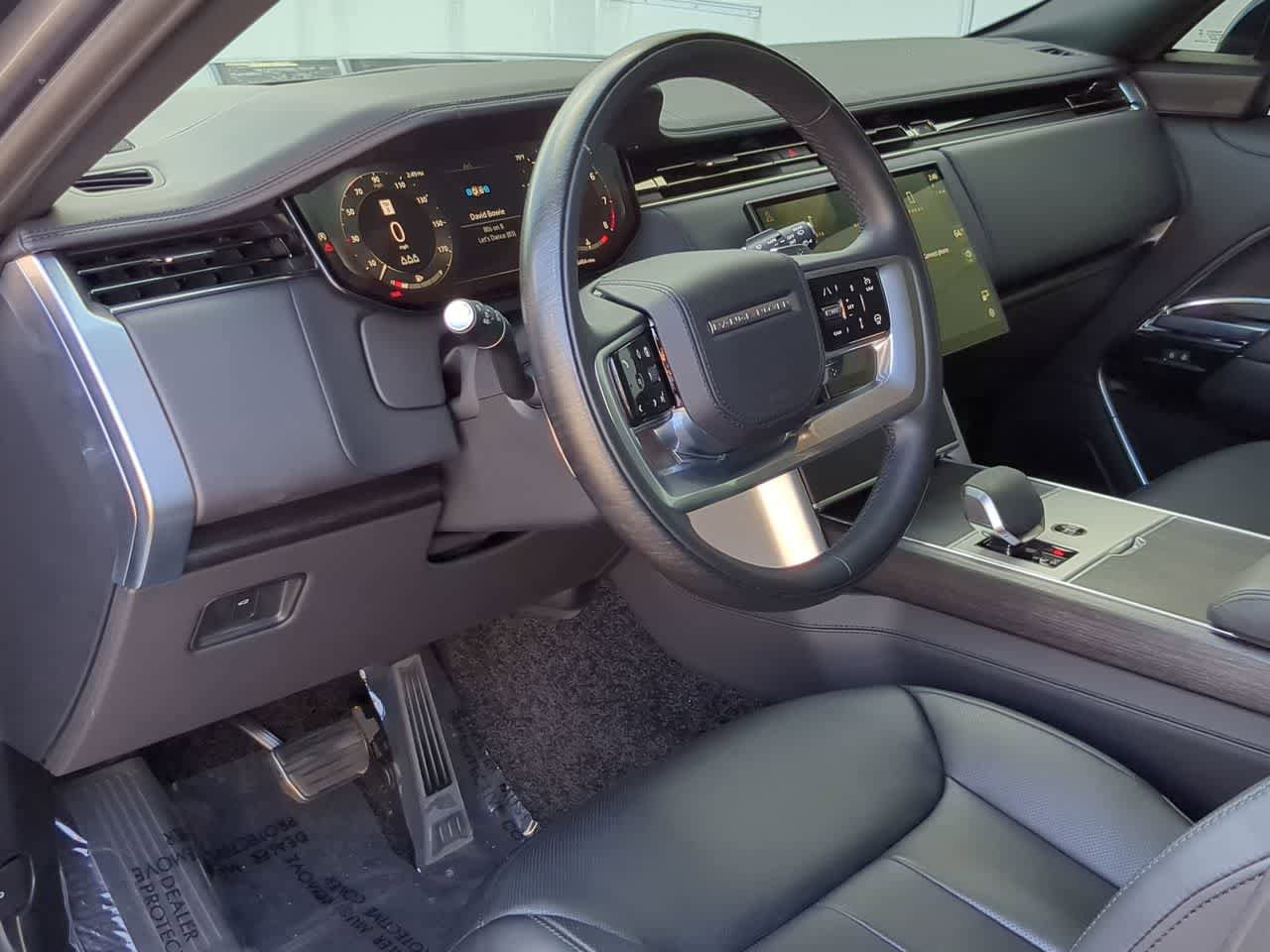Used 2025 Land Rover Range Rover SE image 10