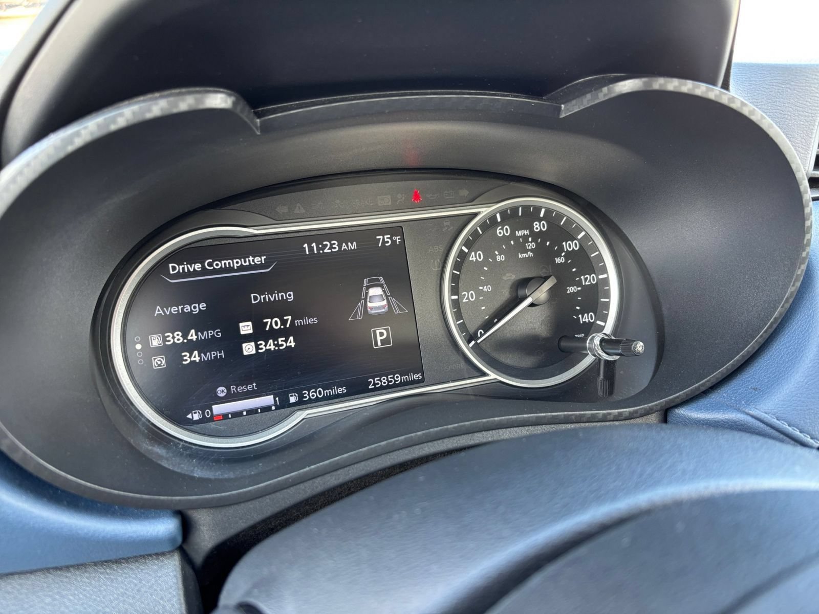Used 2025 Nissan Versa SV FWD image 37