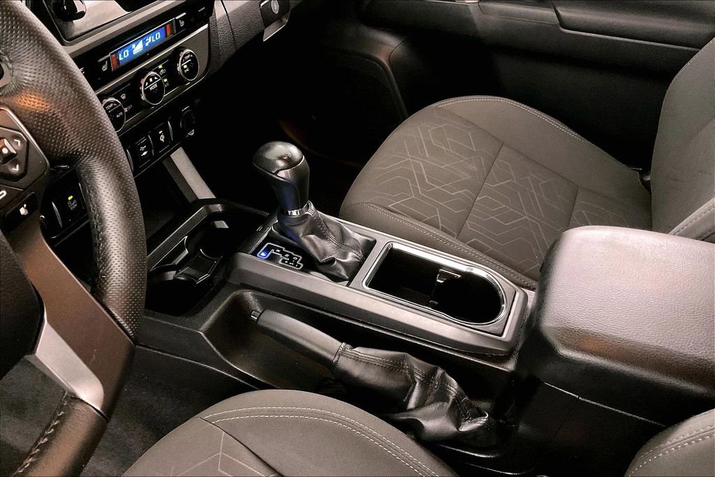 Used 2016 Toyota Tacoma TRD Off-Road w/ Premium & Technology Package image 17