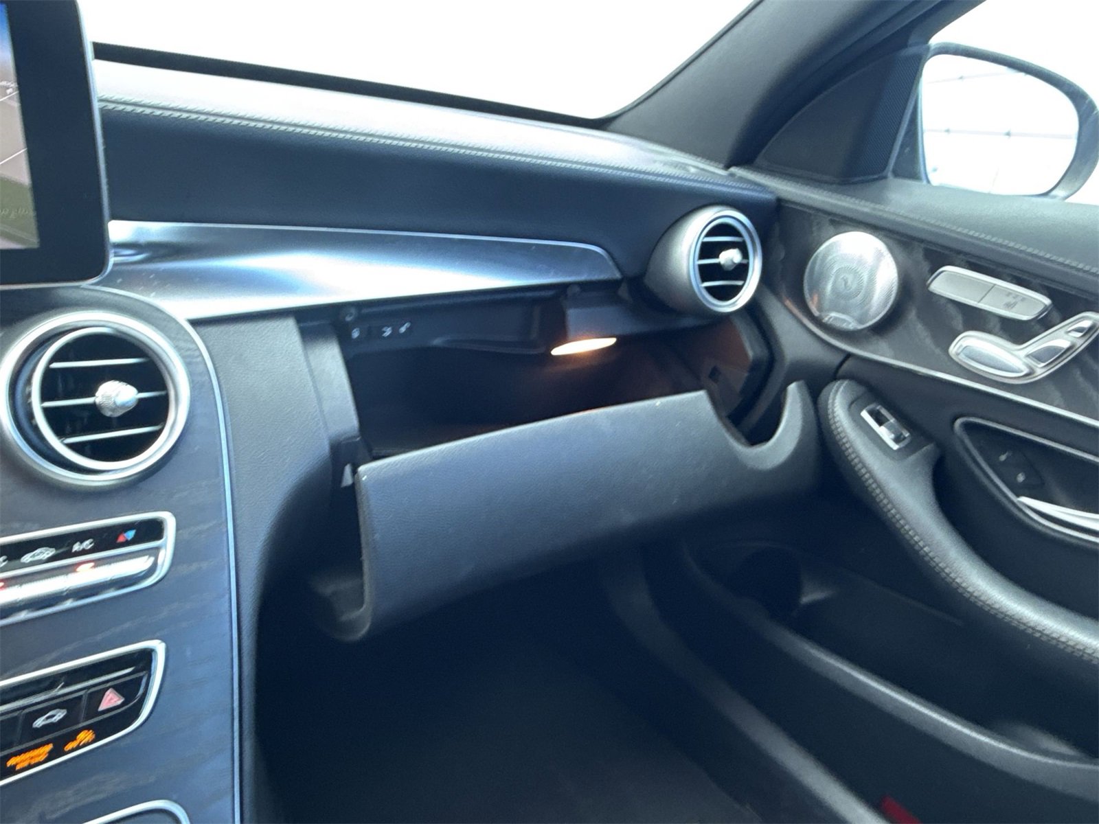 Used 2015 Mercedes-Benz C 400 4MATIC w/ Multimedia Package image 28