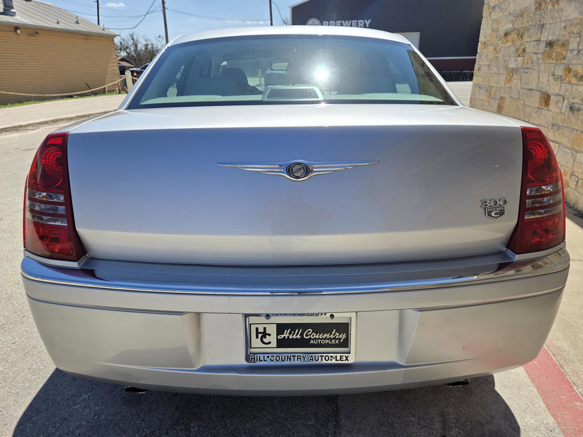 Used 2006 Chrysler 300 C image 6