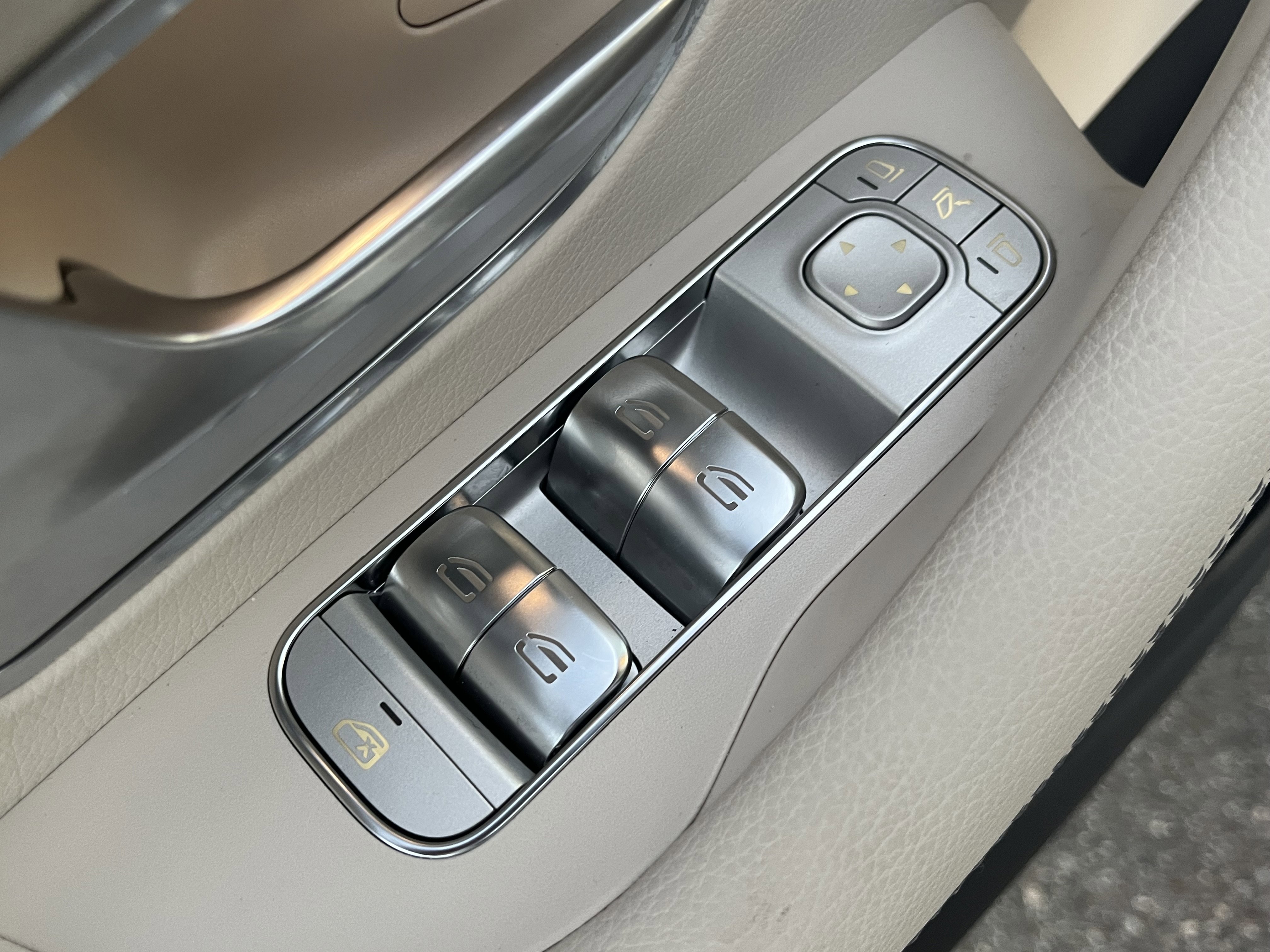 New 2026 Mercedes-Benz GLE 580 4MATIC image 13