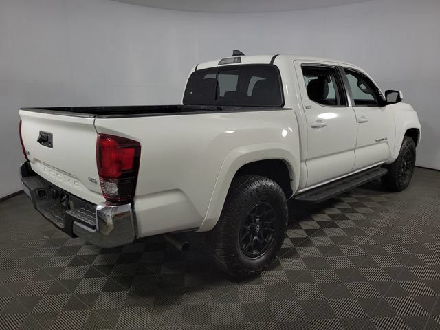 Used 2022 Toyota Tacoma SR5 AWD/4WD image 9