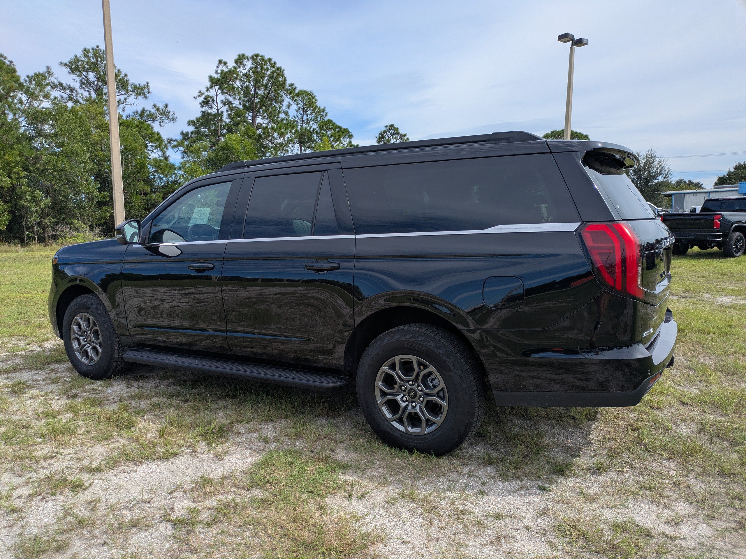 Used 2026 Ford Expedition Max Active RWD image 6