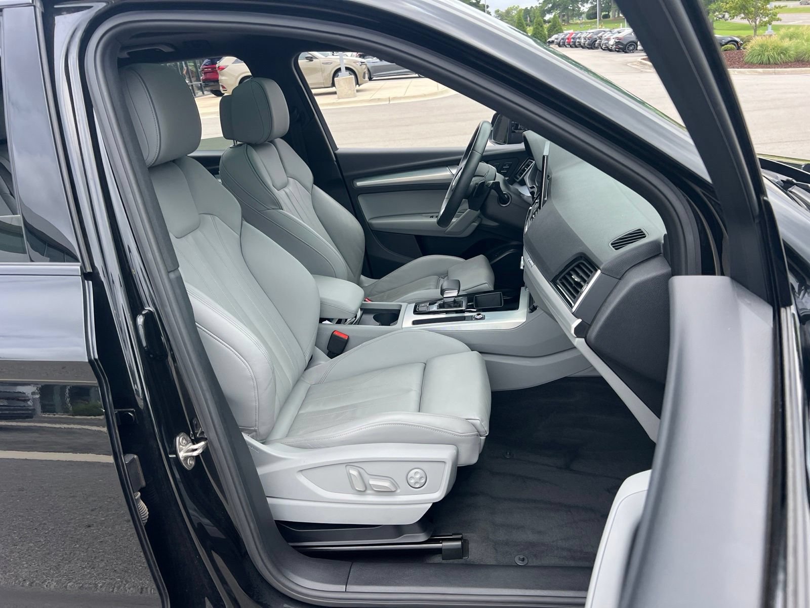 Used 2024 Audi Q5 2.0T Premium AWD/4WD image 35