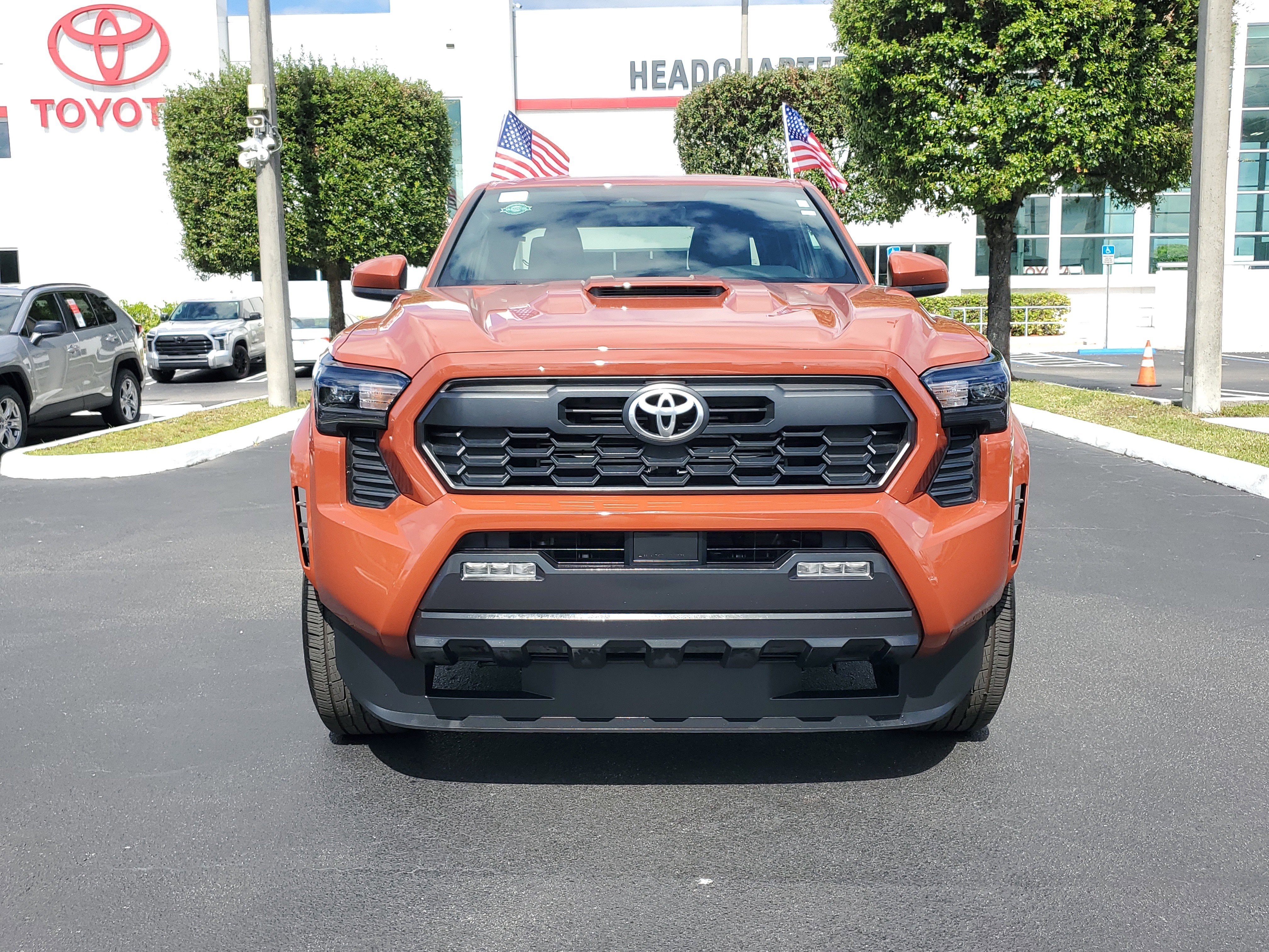 Used 2025 Toyota Tacoma TRD Sport image 4