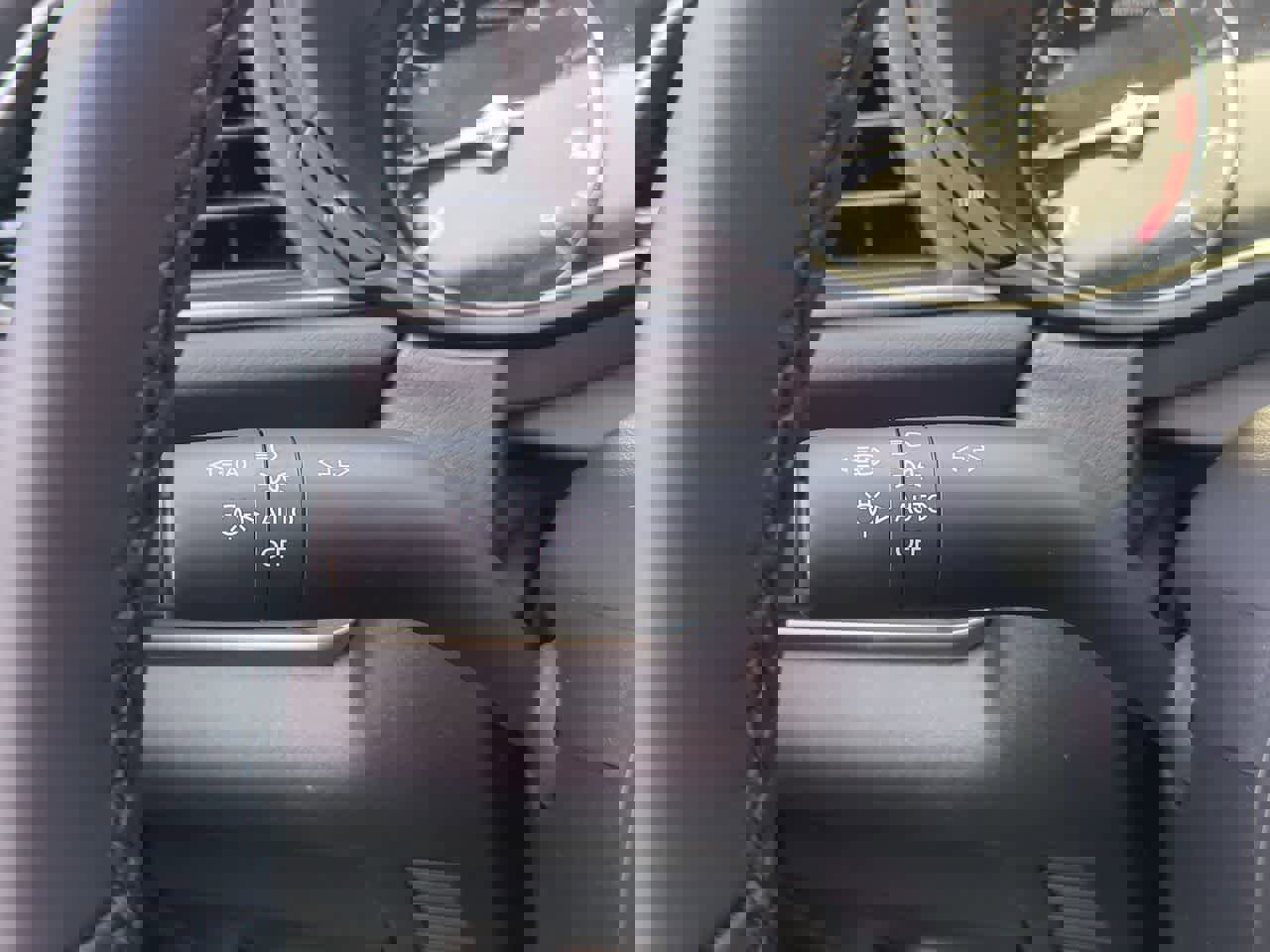 New 2025 MAZDA CX-30 AWD 2.5 S w/ Select Sport Pkg image 24