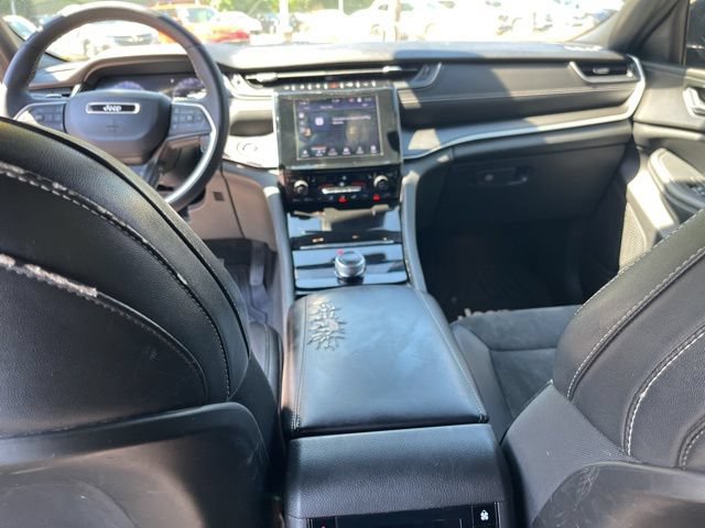 Used 2023 Jeep Grand Cherokee L Laredo AWD/4WD image 16