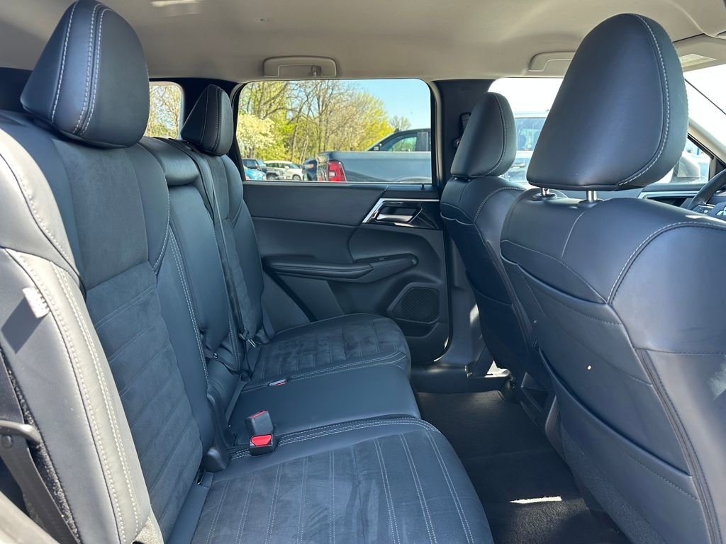 Used 2024 Mitsubishi Outlander SE AWD/4WD image 4