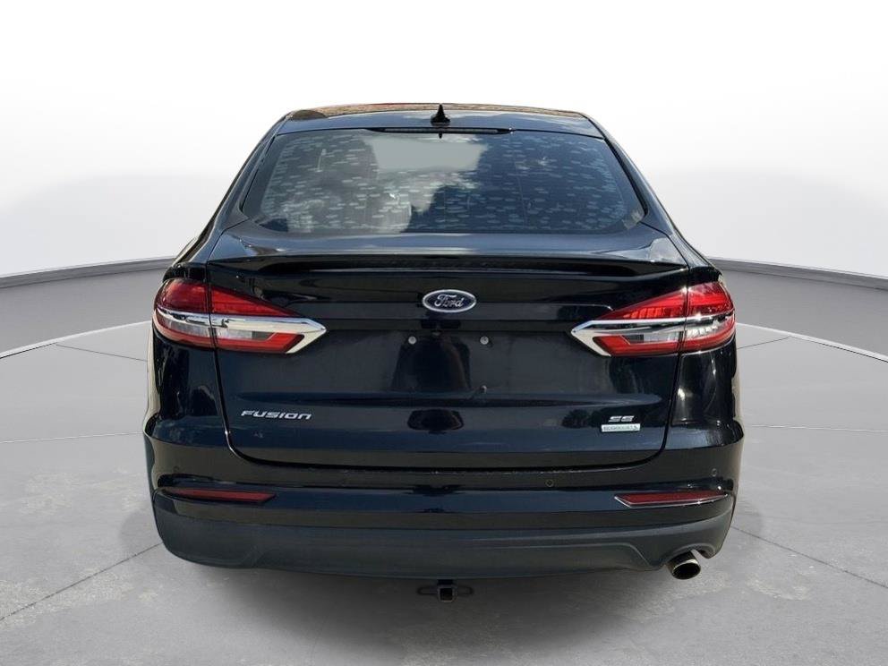 Used 2019 Ford Fusion SE w/ Equipment Group 151A FWD image 7