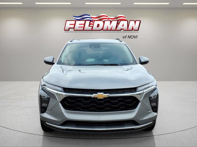 Used 2025 Chevrolet Trax LT w/ Driver Confidence Package FWD image 9
