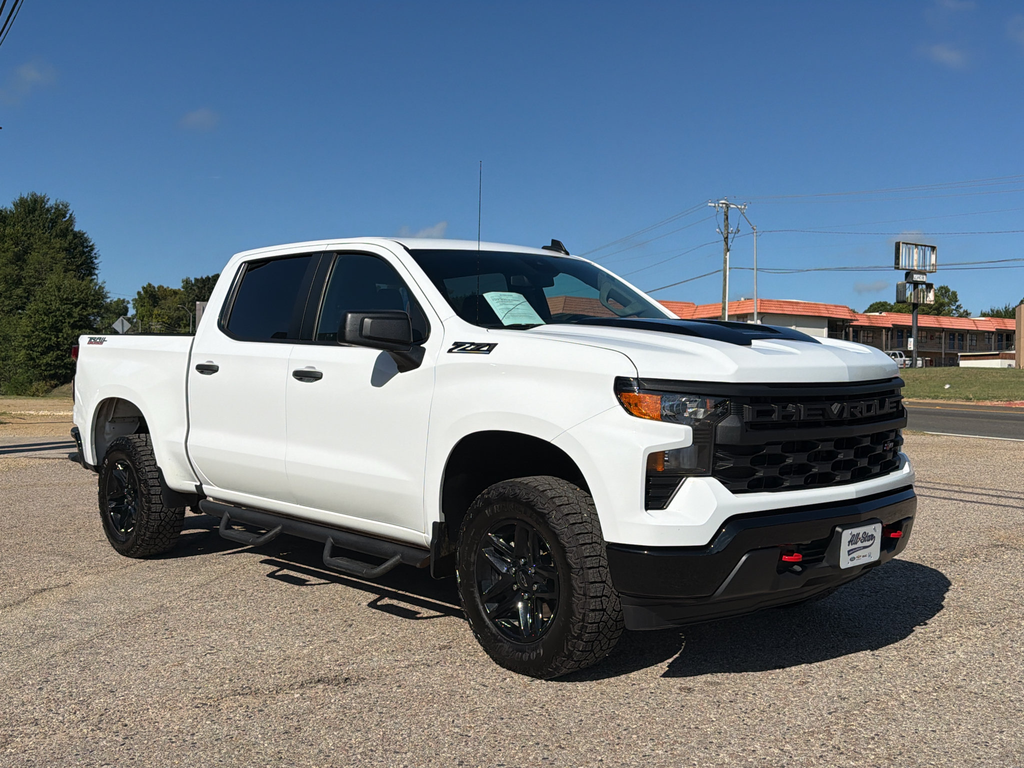 Used 2024 Chevrolet Silverado 1500 Custom Trail Boss w/ LPO, Dark Essentials Package AWD/4WD image 11