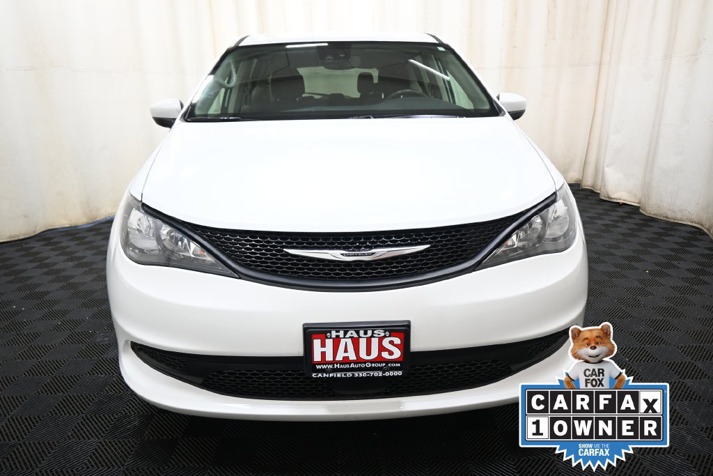 Used 2023 Chrysler Voyager LX FWD image 2