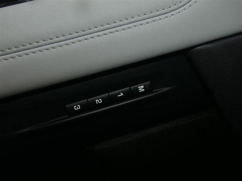 Used 2020 Land Rover Range Rover Evoque R-Dynamic SE AWD/4WD image 18