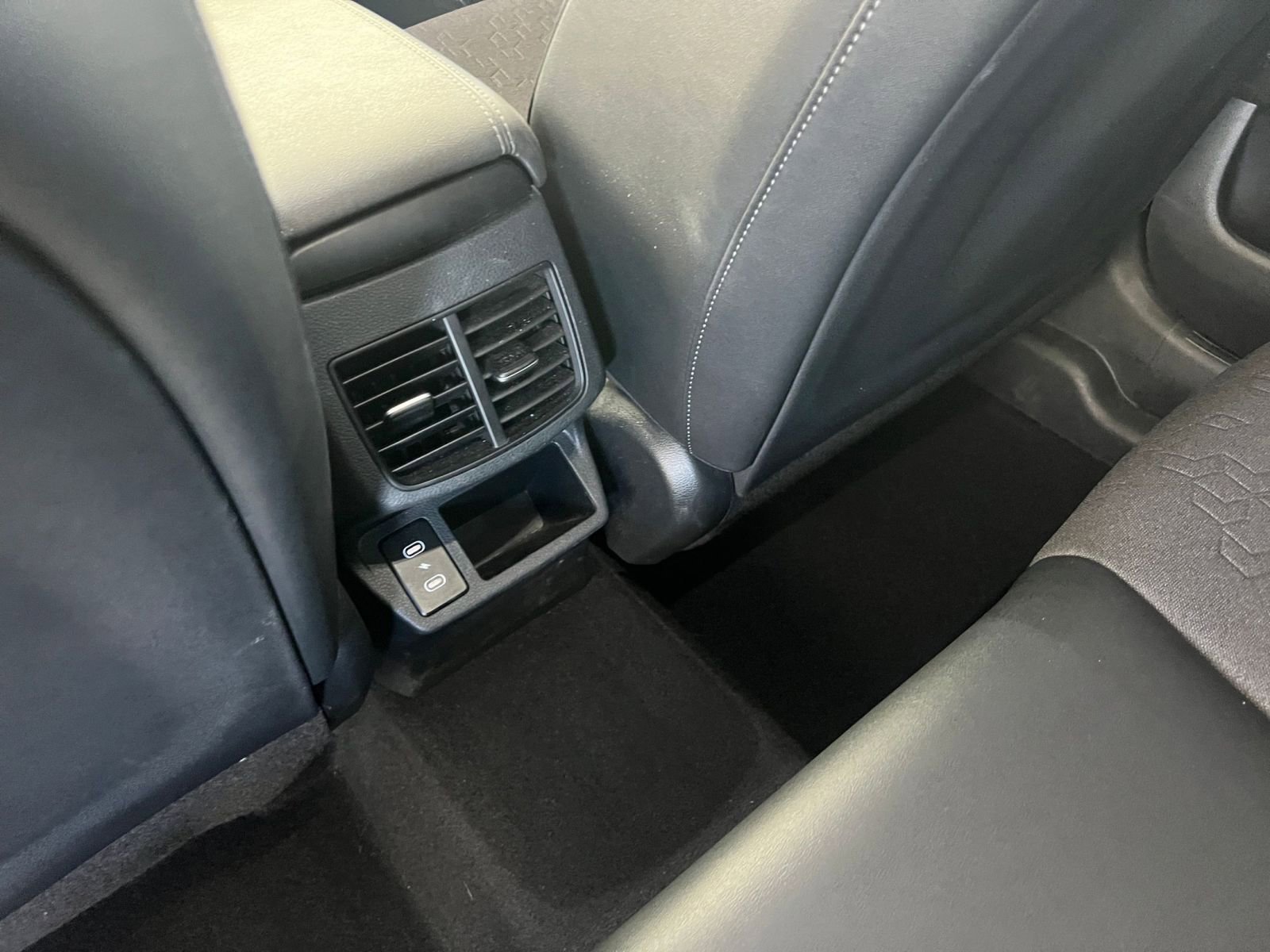 Used 2025 Kia Seltos S image 23