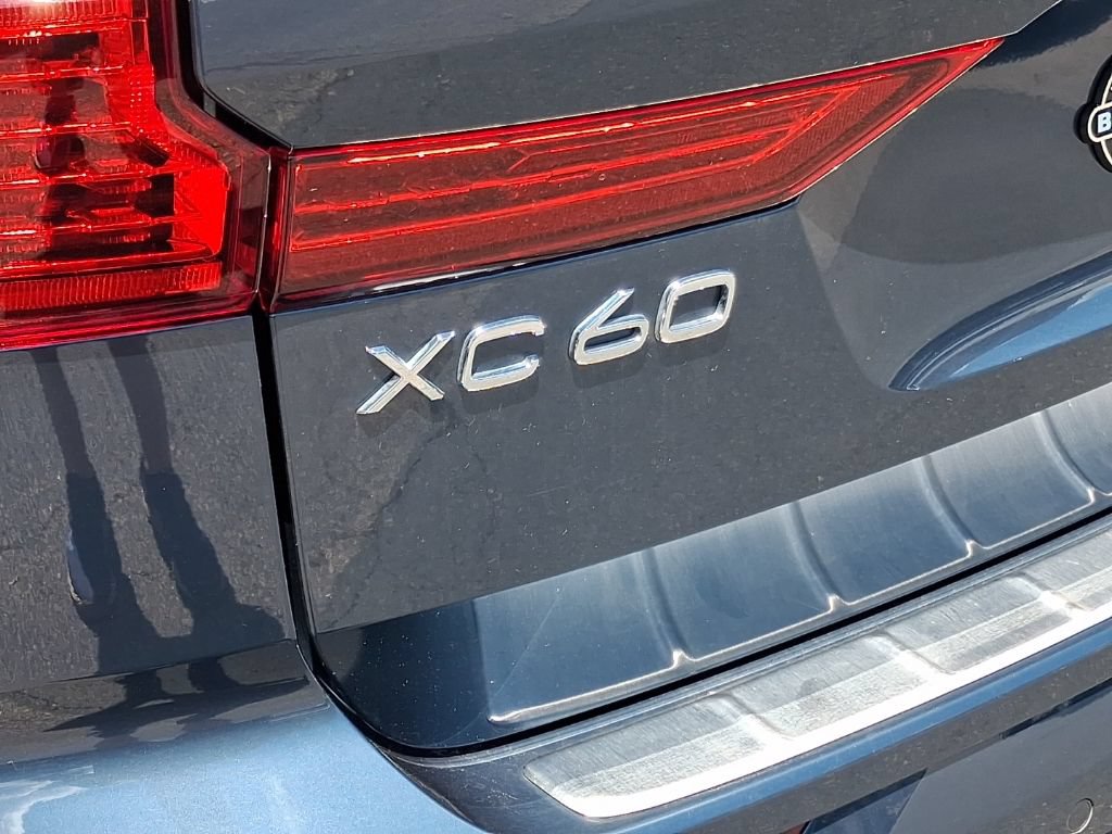 Certified 2025 Volvo XC60 B5 Plus w/ Protection Package Premier AWD/4WD image 8