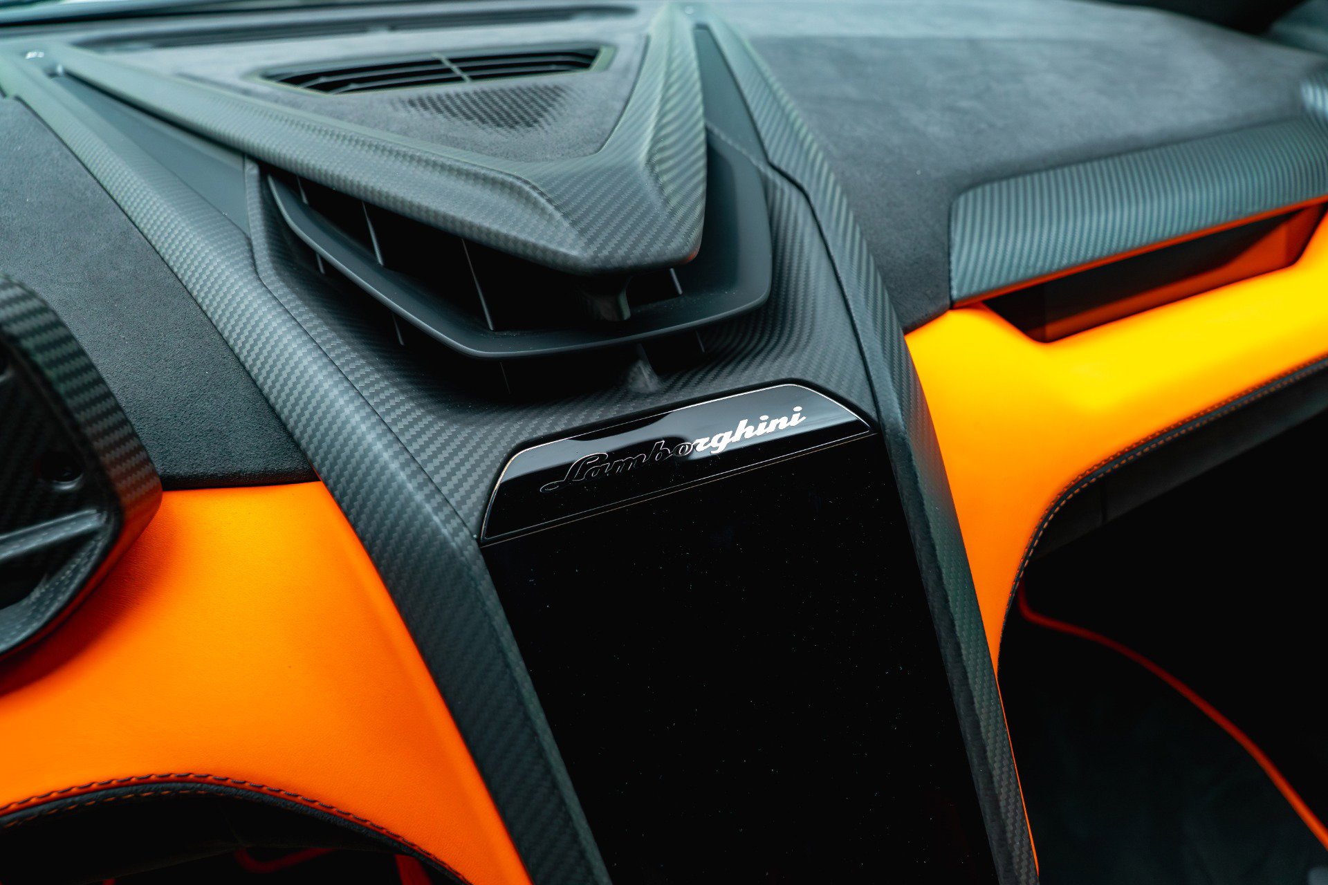 Used 2024 Lamborghini Revuelto AWD/4WD image 44