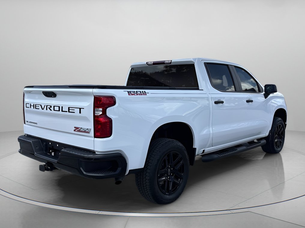 Used 2025 Chevrolet Silverado 1500 Custom Trail Boss AWD/4WD image 3